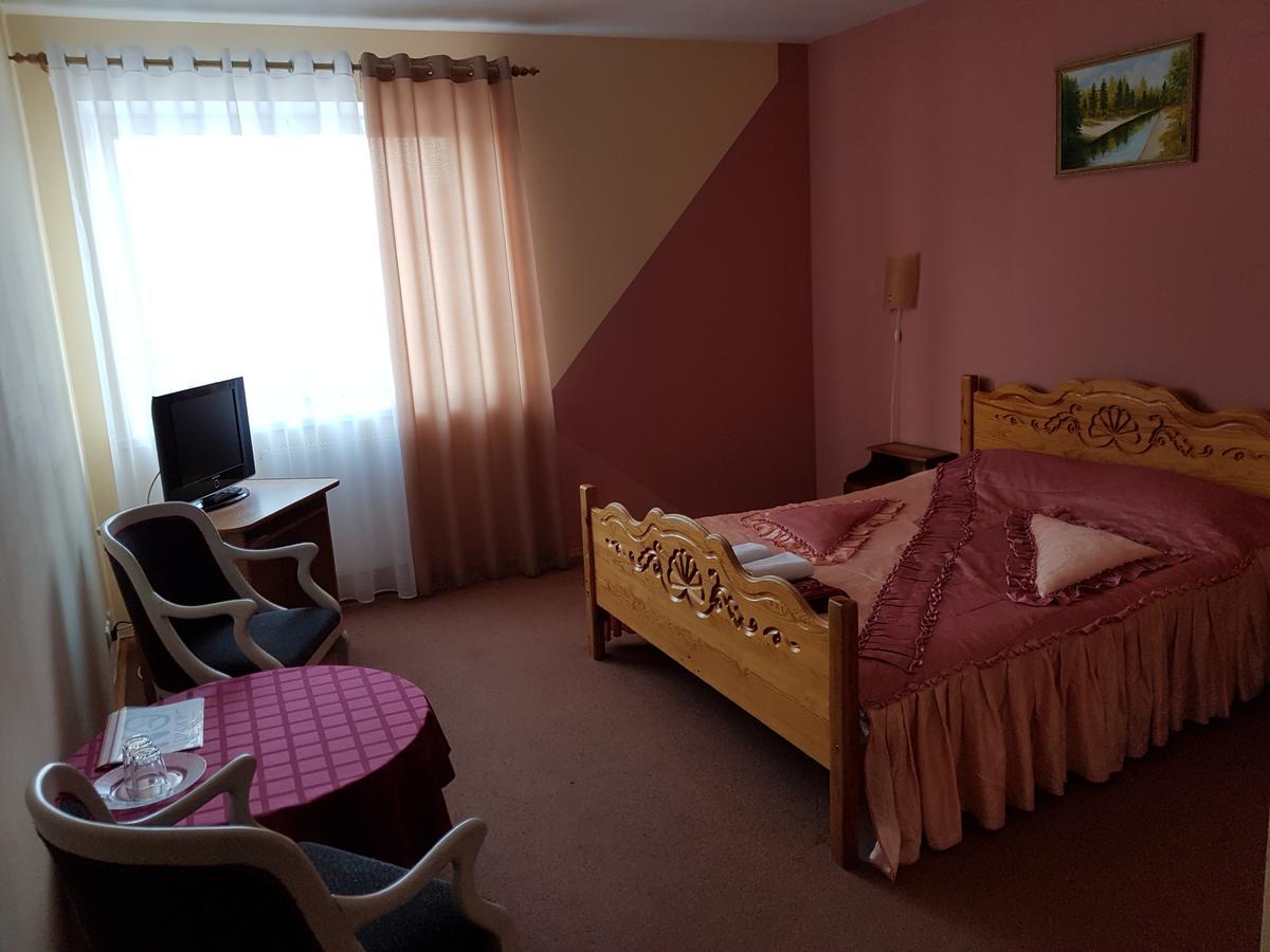 Hotel Suvorov Kobrin Exteriör bild